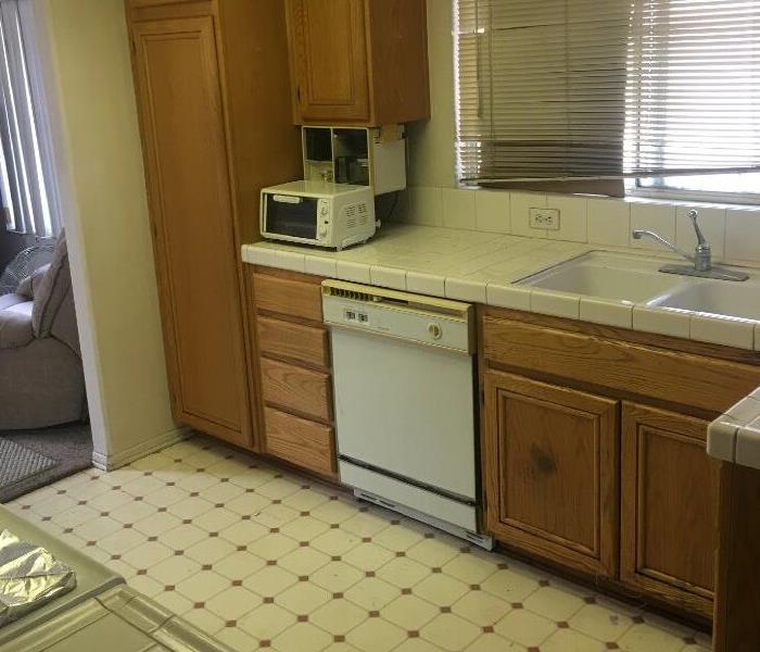 Sparkling clean kitchen! 